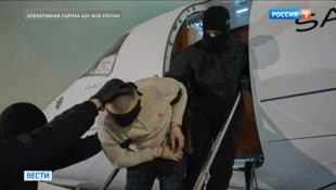 Der in Dubai festgenommene Ljubomir K. bei seiner Landung bei Moskau