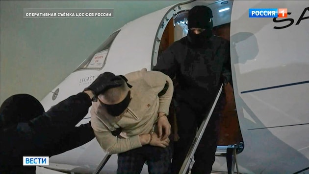 Der in Dubai festgenommene Ljubomir K. bei seiner Landung bei Moskau