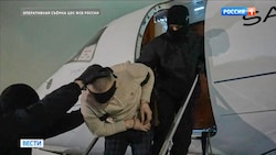 Der in Dubai festgenommene Ljubomir K. bei seiner Landung bei Moskau