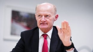 Franz Gasselsberger wird seine Hand mit Jahresende zum Abschiedsgruß heben.