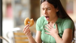 Ein falscher Bissen genügt: Ersticken kann jeden treffen.