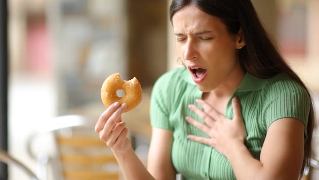 Ein falscher Bissen genügt: Ersticken kann jeden treffen.