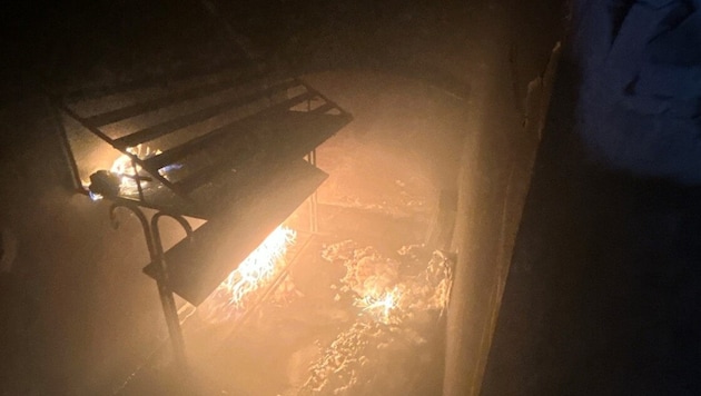 Der 51-Jährige hatte Gebetsbücher in die brennenden Kerzen geworfen und den Ständer anschließend ...