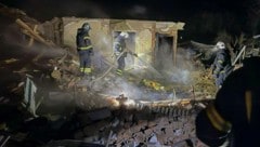 Die Feuerwehr versucht ihr Möglichstes, um die Brände in Charkiw so rasch wie möglich zu ...