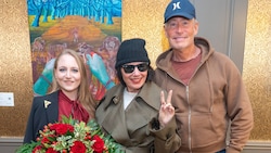 Jacqueline Lugner mit Fran Drescher und deren Ex-Mann Peter Marc Jacobson