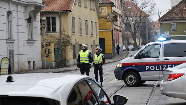 In der Grazer Moserhofgasse kam es am Montag zu einem Großeinsatz.