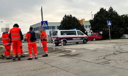 Großaufgebot der Einsatzkräfte in Wien-Liesing. Angaben zum radioaktiven Objekt machen die ...