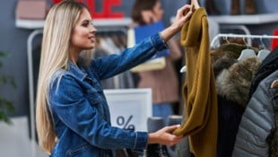 In Europa werden nach Angaben der EU-Kommission bis zu neun Prozent der Textilien vernichtet. 