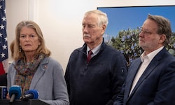 Von links: Senatorin Lisa Murkowski und ihre Kollegen Angus King sowie Gary Peters in Nuuk