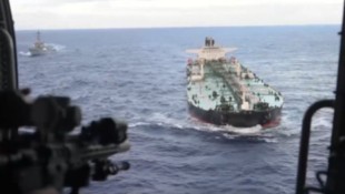 Es ist bereits der achte Tanker, der von den USA seit der Ausrufung der Ölblockade festgesetzt ...