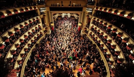 Die dieswöchigen Kasperln fanden sich alle beim heurigen Staatsgewalze ein.