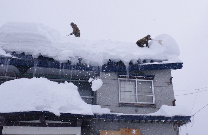 In Aomori lagen bis zu 1,3 Meter Schnee.