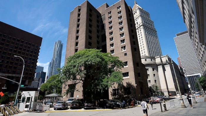 Jeffrey Epstein nahm sich offiziellen Berichten zufolge hier im Metropolitan Correctional Center ...