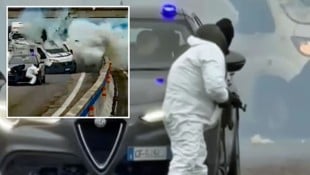 Nach einer Explosion rückten bewaffnete und vermummte Täter zum Transporter aus.