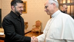 Wolodymyr Selenskyj und Papst Leo XIV. bei einem Treffen Anfang Dezember