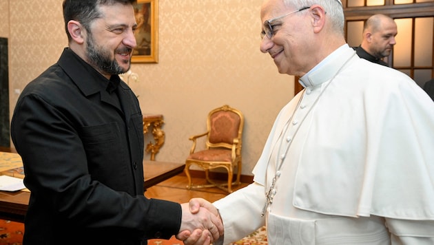 Wolodymyr Selenskyj und Papst Leo XIV. bei einem Treffen Anfang Dezember