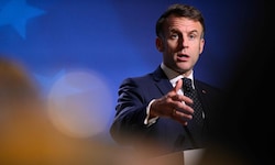 Frankreichs Präsident Emmanuel Macron (l.): „Donald Trump zeigt sich zwar respektvoll und ...
