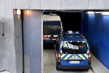 Ein 79 Jahre alter Mann soll über Jahrzehnte hinweg insgesamt 89 Jugendliche missbraucht haben. ...