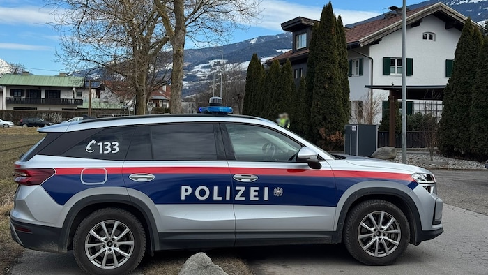 Die Polizei sperrte den potenziellen Gefahrenbereich ab.