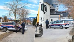 Die Polizei richtete in der Region Straßensperren ein.