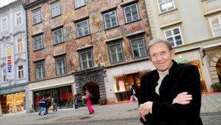 Hans Schullin baut im ehmaligen Herzogshof aus und vergrößert sein Geschäft. 