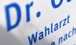 Überlange Wartezeiten: Der teure Gang zum Wahlarzt wird immer interessanter!