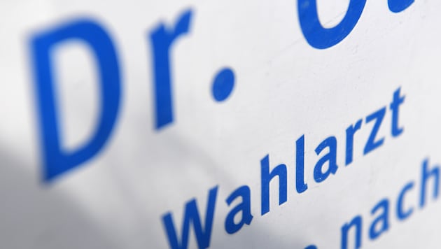 Überlange Wartezeiten: Der teure Gang zum Wahlarzt wird immer interessanter!