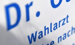 Überlange Wartezeiten: Der teure Gang zum Wahlarzt wird immer interessanter!