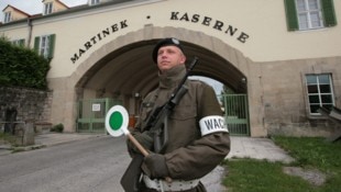 Ein Bild aus längst vergangenen Tagen. Schön längst bewachen keine Soldaten mehr die ...