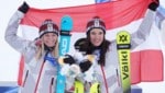 Katharina Huber (re.) und Arianne Rädler jubeln über die Goldene.