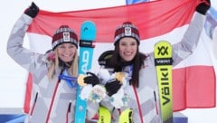 Katharina Huber (re.) und Arianne Rädler jubeln über die Goldene.