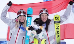 Katharina Huber (re.) und Arianne Rädler jubeln über die Goldene.
