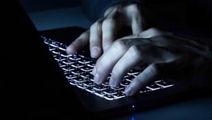 Pro Woche fließen mehrere Hunderttausend Euro aus heimischen Taschen an die professionellen ...