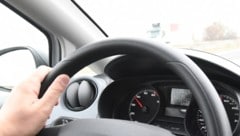 Die Heimkinder mussten Pausen machen, weil das Lenkrad für ihre Größe zu hoch war.