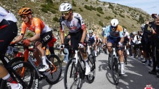 Felix Großschartner (M.) startet topfit in die Saison