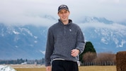 Tom Schmid spielt Football bei den Salzburg Ducks. Dank ihm darf ein krebskranker Brite auf ...