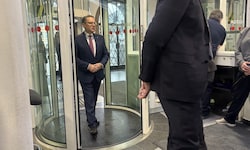 Wöginger traf um 9.18 Uhr am Linzer Landesgericht ein.