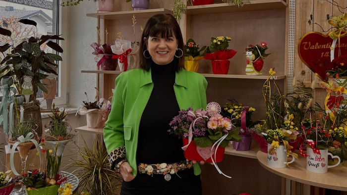 Die handgemachten Duftgürtel kosten 99 Euro.