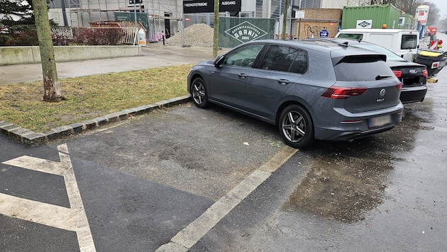 Nach Jahren ist die Alszeile baustellenfrei und bietet nun wieder Platz zum Parken – glaubten ...
