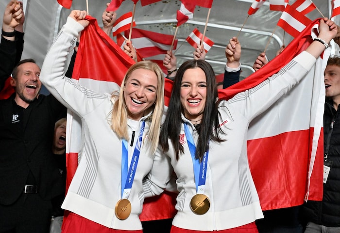 Unser Damen-Duo Ariane Rädler und Katharina Huber holt in der alpinen Team-Kombi Olympiagold.