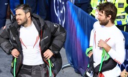 Vincent Kriechmayr (l.) und Marco Schwarz (r.) gingen beim Sieg von Franjo von Allmen leer aus.
