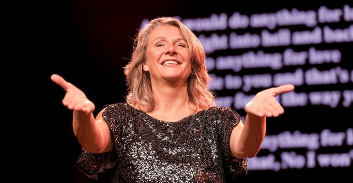 Als Birgit Denk geboren wurde, war ihre Mutter erst 16 Jahre alt. Aufgewachsen ist sie auf dem ...