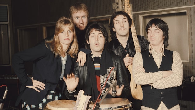 Die Wings 1974 im Abbey-Road-Studio: Linda McCartney, Paul McCartney, Drummer Geoff Britton und ...