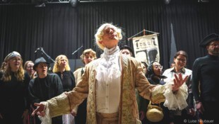 Das Musical begleitet den mittlerweile ergrauten Frauenhelden auf einer Reise nicht nur zu ...