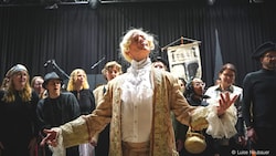 Das Musical begleitet den mittlerweile ergrauten Frauenhelden auf einer Reise nicht nur zu ...