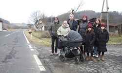 Anrainer fordern auf der L256 Tempo 70. Das Gesetz sagt: Es ist noch zu wenig passiert. Jetzt ...