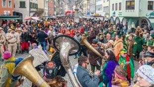 Faschingskostüme müssen als solche erkennbar sein – doch wie ist das mit dem Vermummungsverbot?