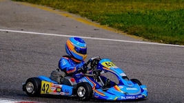 Anna Makolm unterwegs für das Team von Formel-1-Star Fernando Alonso.