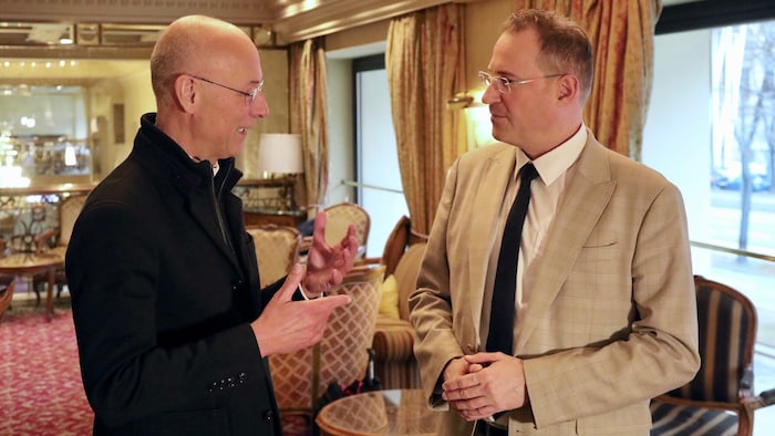 Dompfarrer Toni Faber im Gespräch mit PR-Berater und Podcaster Gerald Fleischmann