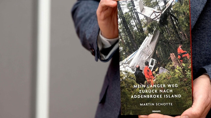 Authentisch und roh erzählt der Überlebende die Geschichten der Menschen hinter dem ...